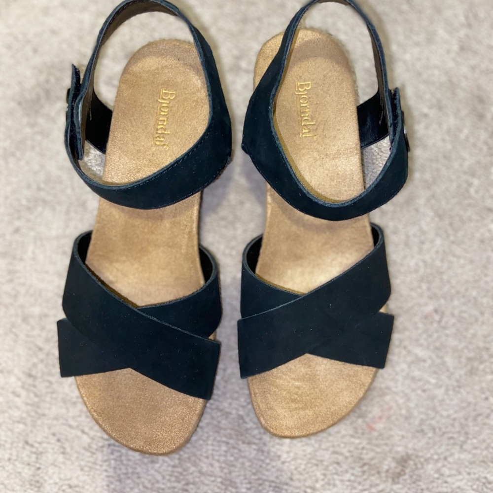 Bjorndal size five women’s shoes